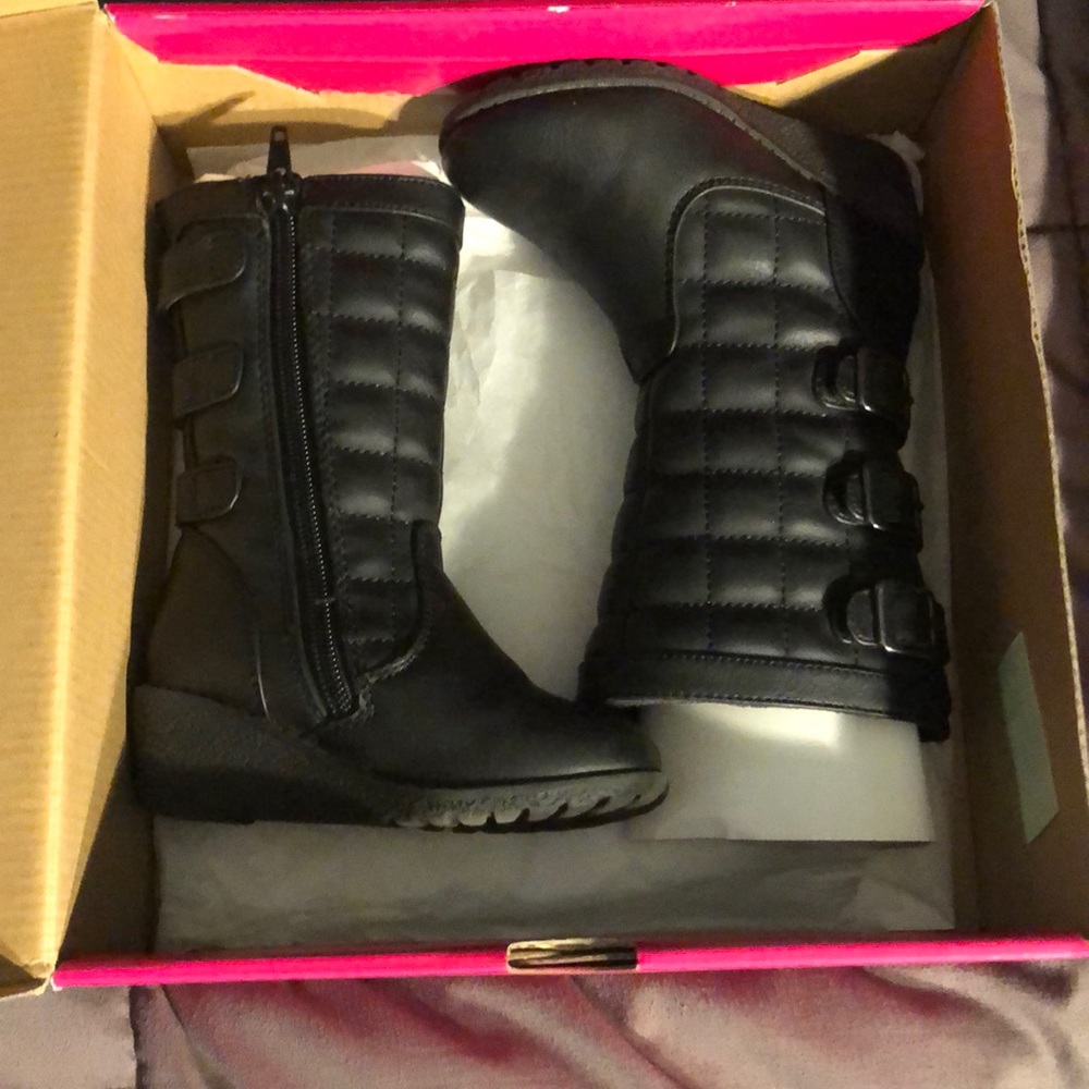Black Boots